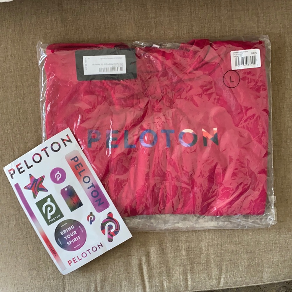 Peloton Modern Side Slit Weekender SZ L NEW